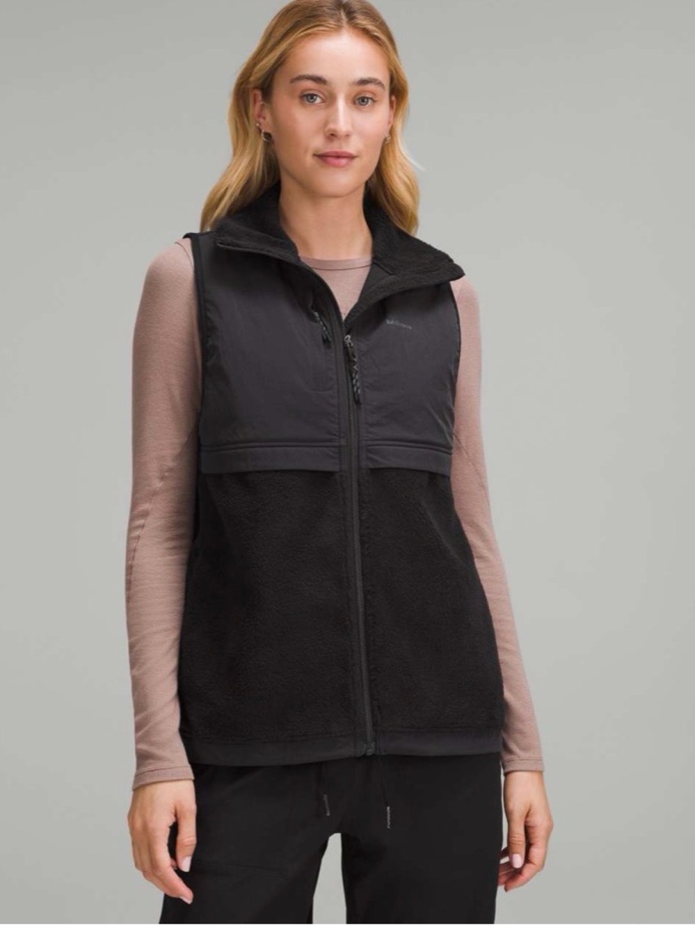 Lululemon Cinch-Hem Fleece Vest
Black / Super Dark